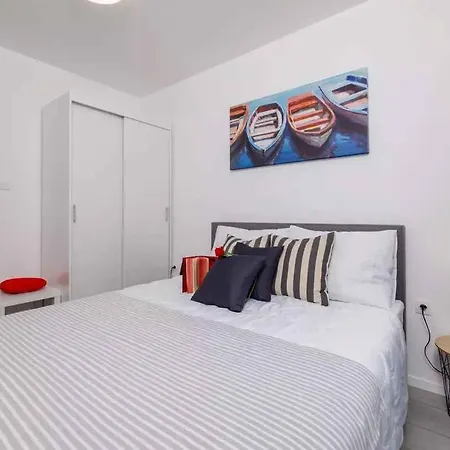 In 51208 Apartment *