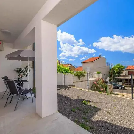 Apartamento In 51208 Selce