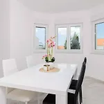In 51208 Apartman Selce