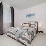 In 51208 * Selce