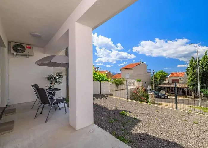 Apartament In 51208 Selce